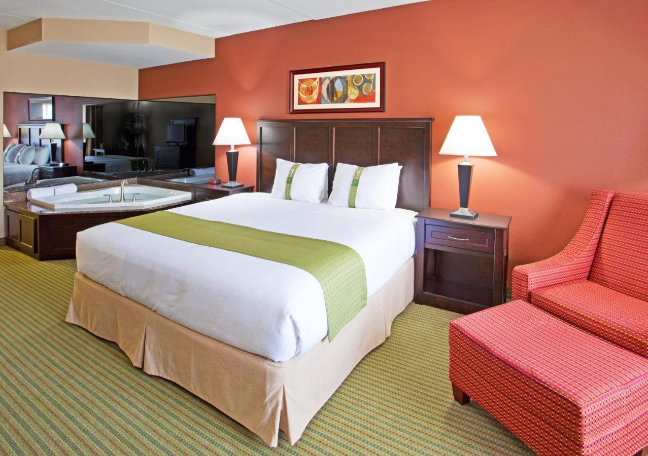 Holiday Inn Midland By Ihg Bagian luar foto
