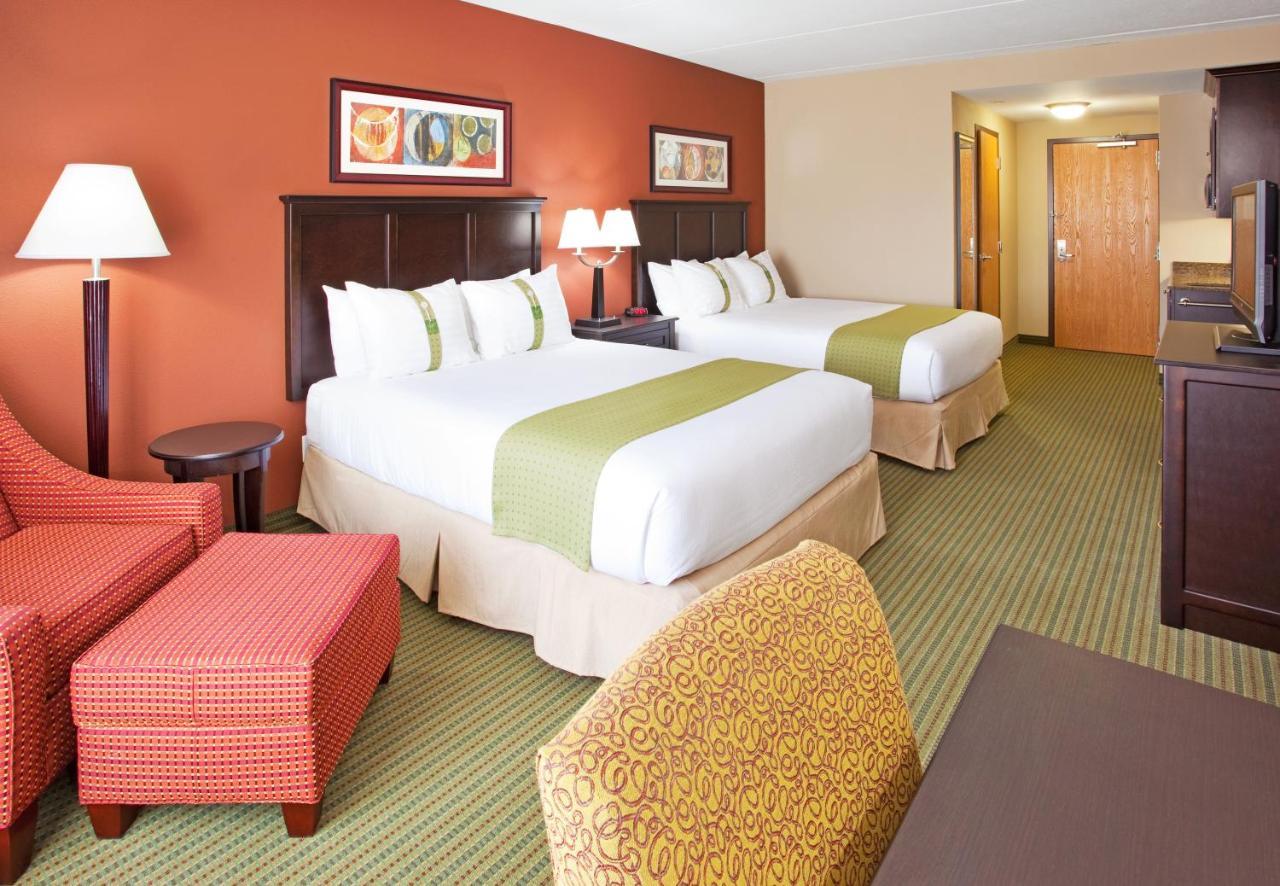 Holiday Inn Midland By Ihg Bagian luar foto