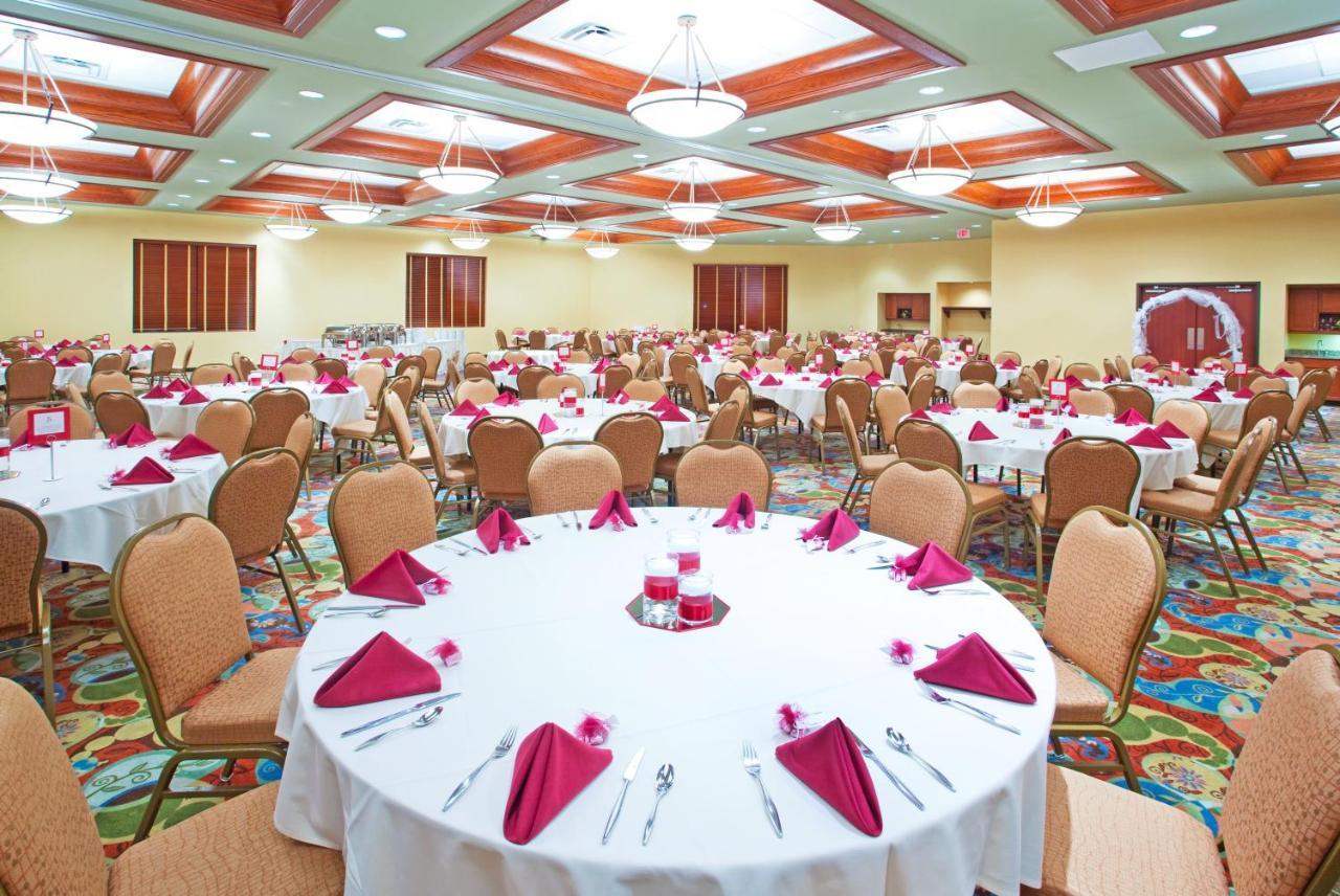 Holiday Inn Midland By Ihg Bagian luar foto